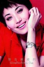 演员王奕的近期照片,近期照片展现迷人魅力